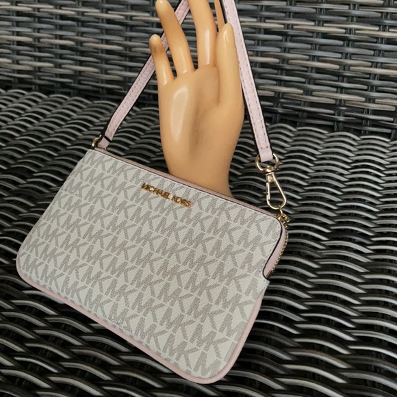 Michael Kors Jet Set Travel Large Top Zip Signature Wristlet Clutch - Picture 9 of 16